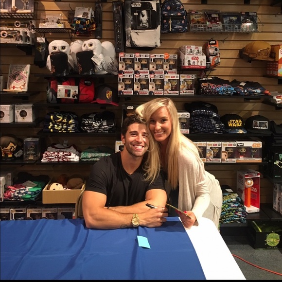 ๐๐ฝ Hello - Picture 6 of 6